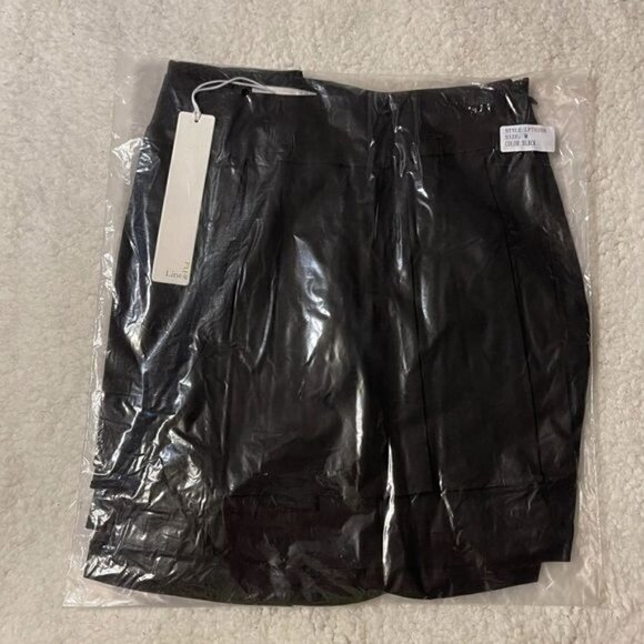 NEW Line & Dot Black Box Pleated Trouser Shorts - Picture 9 of 9